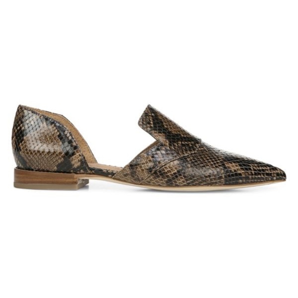 NWT Franco Sarto Toby Flat in Taupe